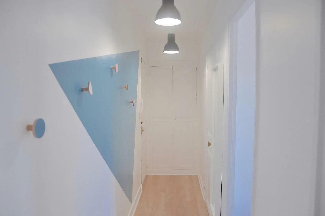 Longchamp Apartment *